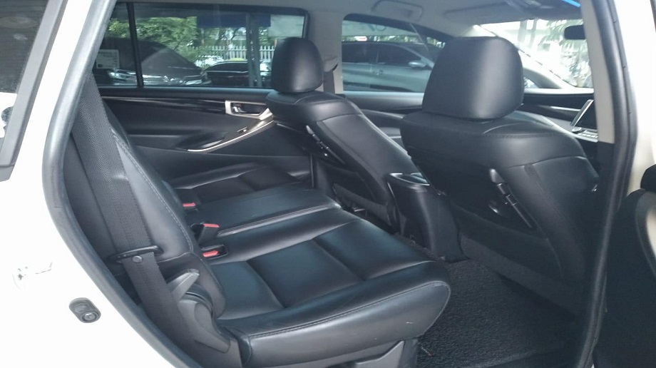 TOYOTA INNOVA 2.4 V AT 2017